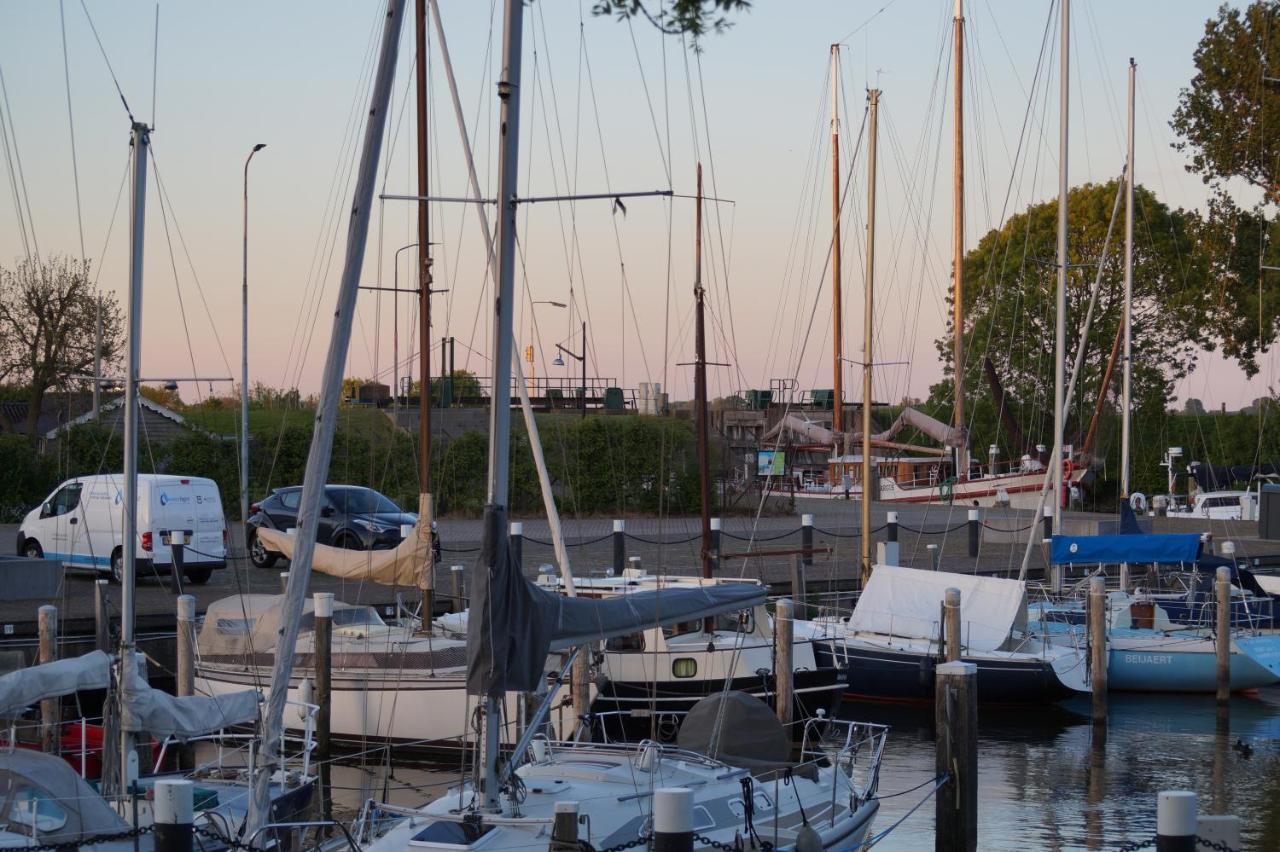 Stad aan 't Haringvliet B&B Logeren Bij De Burgemeester מראה חיצוני תמונה